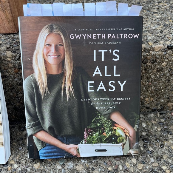 Gwyneth Paltrow Cook Books (3) - Picture 2 of 4